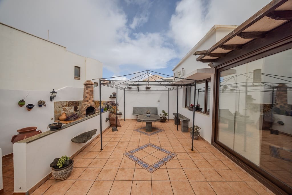 3 soveværelse Villa til salg i Tias med garage - € 615.000 (Ref: 8767451)