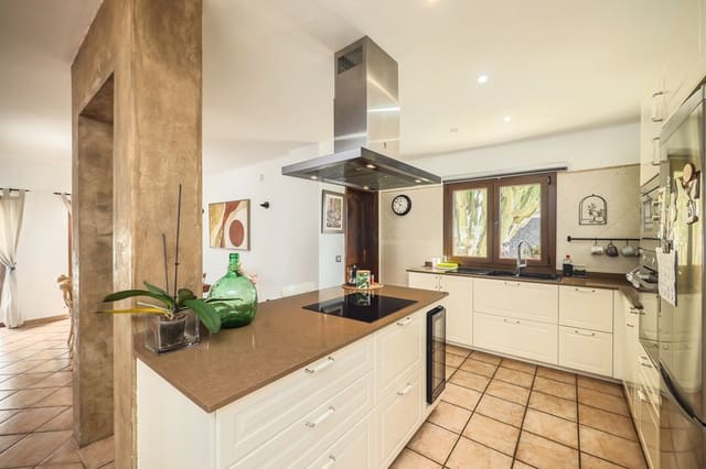 3 slaapkamer Villa te koop in Tías met garage - € 615.000 (Ref: 8767451)