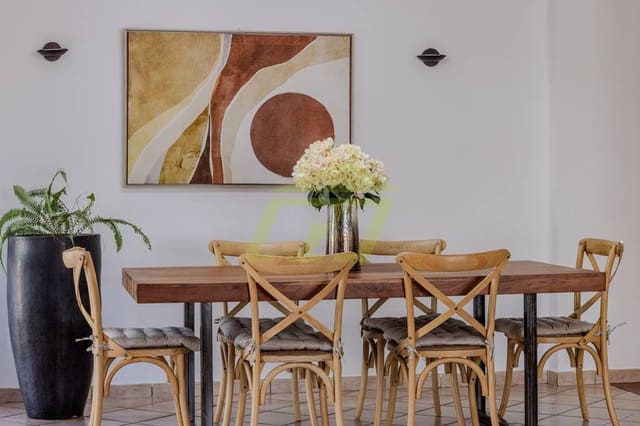 3 soverom Villa til salgs i Tías med garasje - € 595 000 (Ref: 8767451)