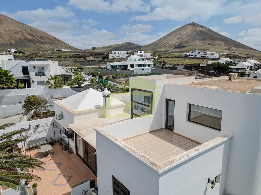 3 soverom Villa til salgs i Tias med garasje - € 595 000 (Ref: 8767451)