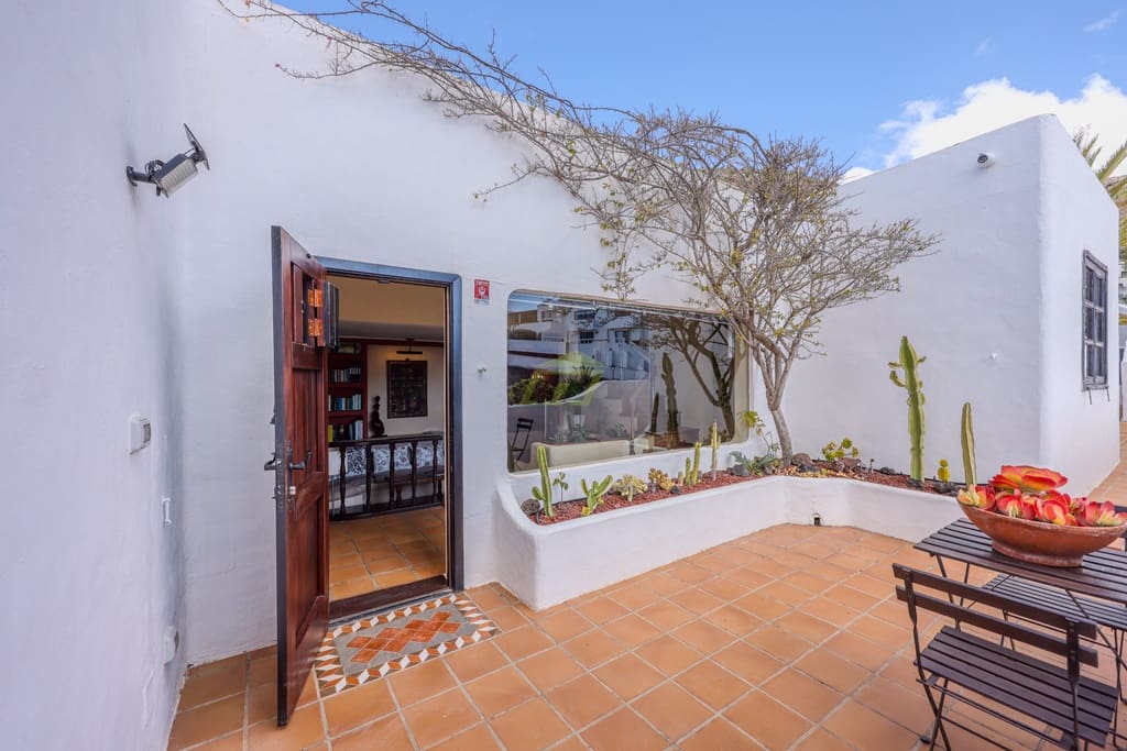 4 slaapkamer Villa te koop in Nazaret met garage - € 690.000 (Ref: 8823925)