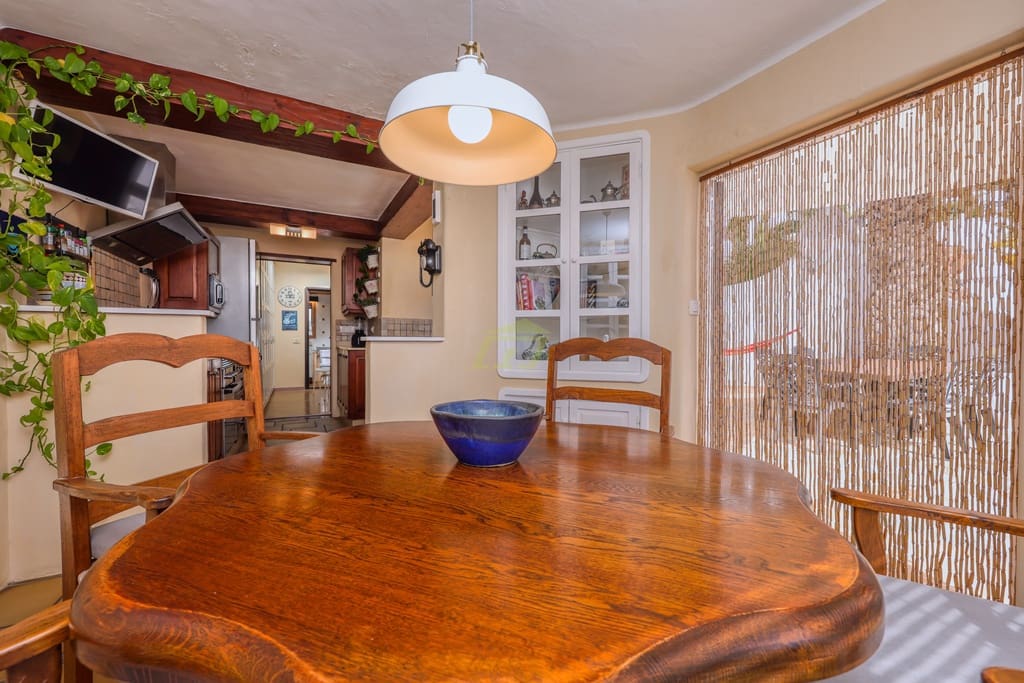 4 slaapkamer Villa te koop in Nazaret met garage - € 690.000 (Ref: 8823925)