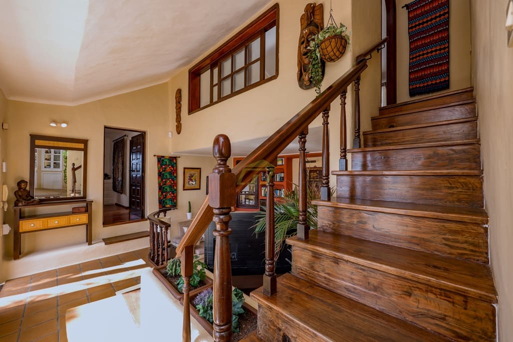 4 slaapkamer Villa te koop in Nazaret met garage - € 690.000 (Ref: 8823925)