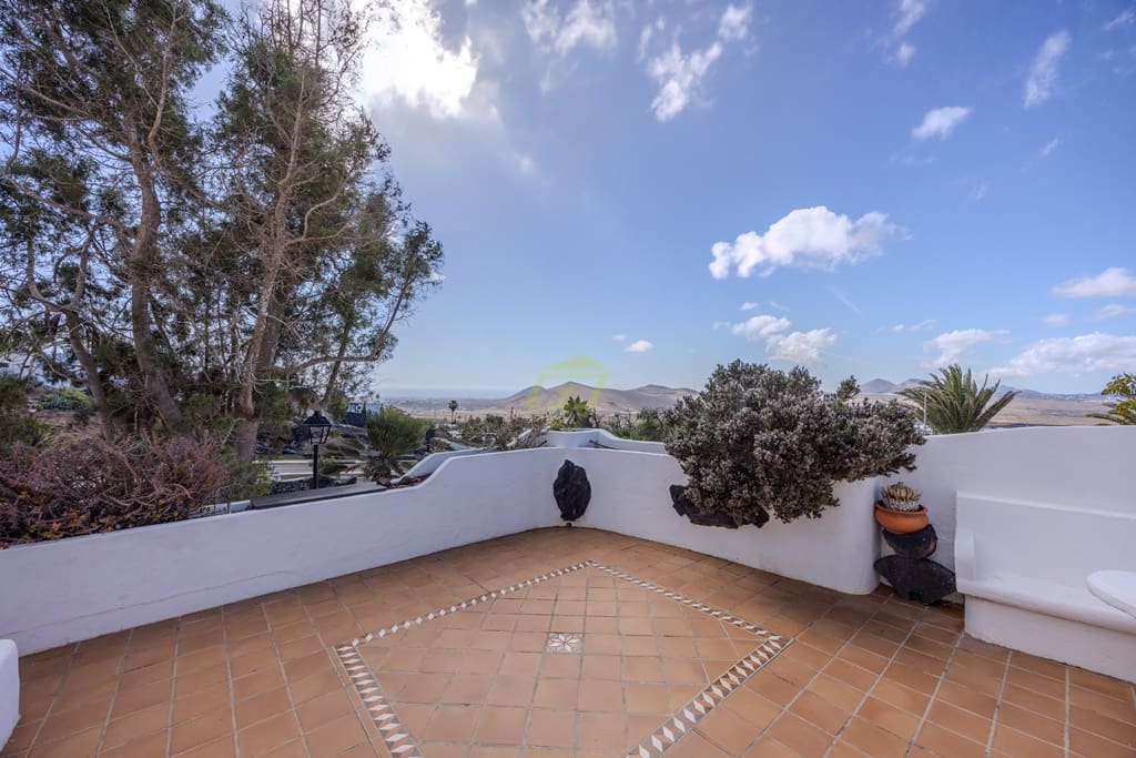 4 slaapkamer Villa te koop in Nazaret met garage - € 690.000 (Ref: 8823925)