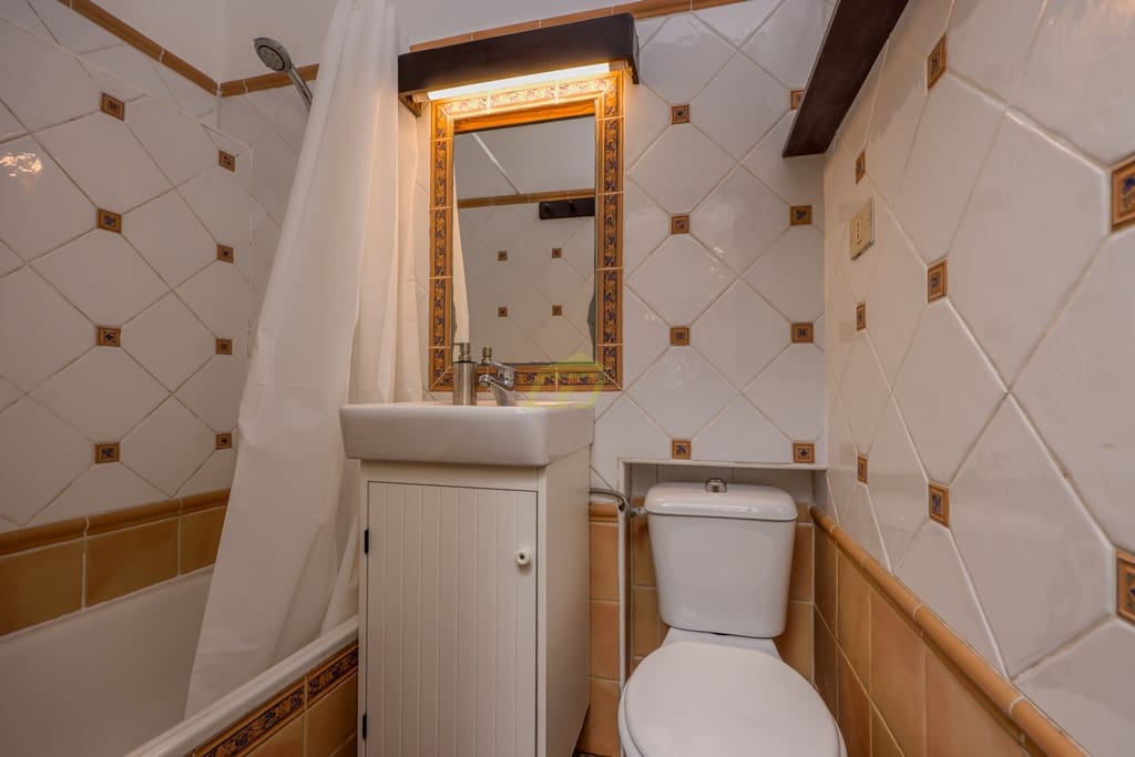 4 slaapkamer Villa te koop in Nazaret met garage - € 690.000 (Ref: 8823925)