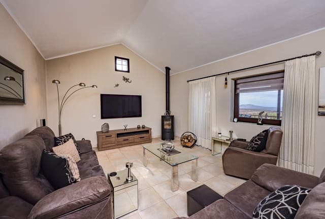 7 soveværelse Villa til salg i Playa Blanca, Yaiza med swimmingpool garage - € 1.150.000 (Ref: 8853106)