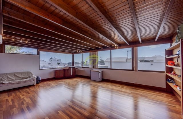 5 chambre Villa/Maison à vendre à Tahiche, Teguise avec piscine garage - 740 000 € (Ref: 8882032)