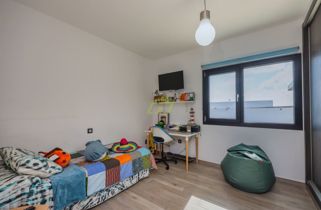 3 soveværelse Villa til salg i Costa Teguise med swimmingpool garage - € 995.000 (Ref: 8887095)