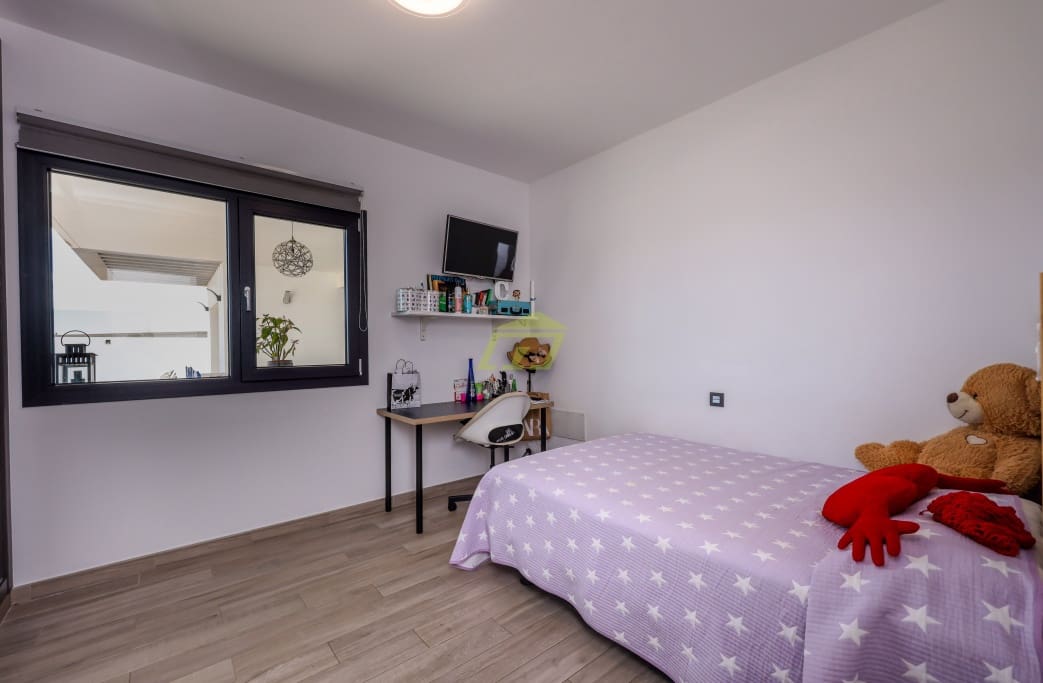 3 soveværelse Villa til salg i Costa Teguise med swimmingpool garage - € 995.000 (Ref: 8887095)