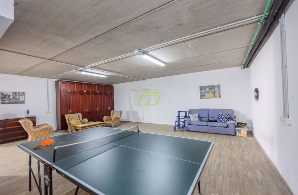 3 soveværelse Villa til salg i Costa Teguise med swimmingpool garage - € 995.000 (Ref: 8887095)