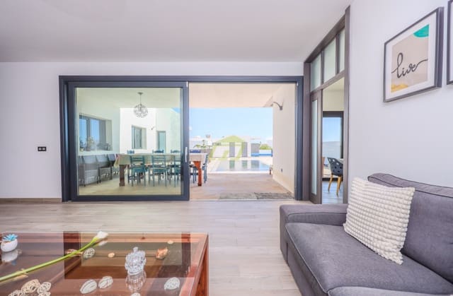 3 soverom Villa til salgs i Costa Teguise, Teguise med svømmebasseng garasje - € 995 000 (Ref: 8887095)