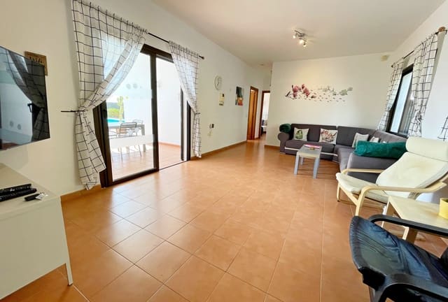 3 soveværelse Villa til salg i Playa Blanca, Yaiza med swimmingpool garage - € 545.000 (Ref: 8901324)