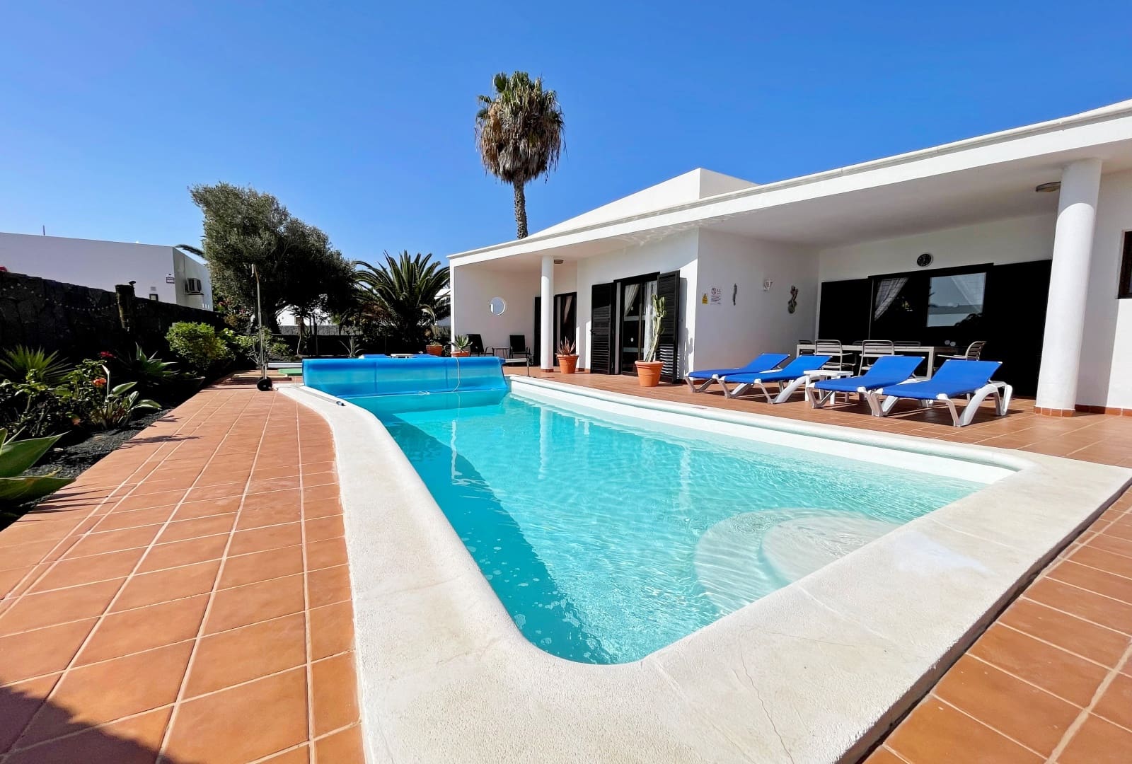3 soveværelse Villa til salg i Playa Blanca med swimmingpool garage - € 545.000 (Ref: 8901324)