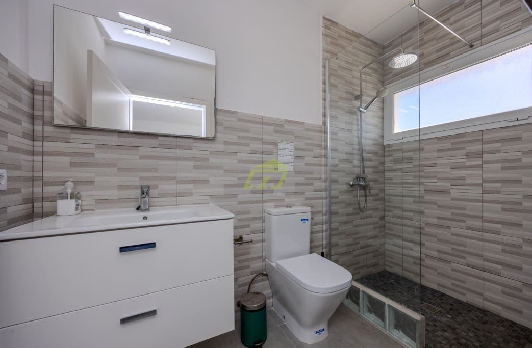 5 soveværelse Villa til salg i El Cuchillo med swimmingpool garage - € 650.000 (Ref: 8906516)