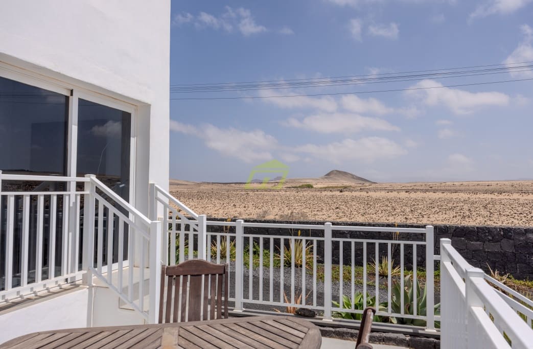 5 soveværelse Villa til salg i El Cuchillo med swimmingpool garage - € 650.000 (Ref: 8906516)