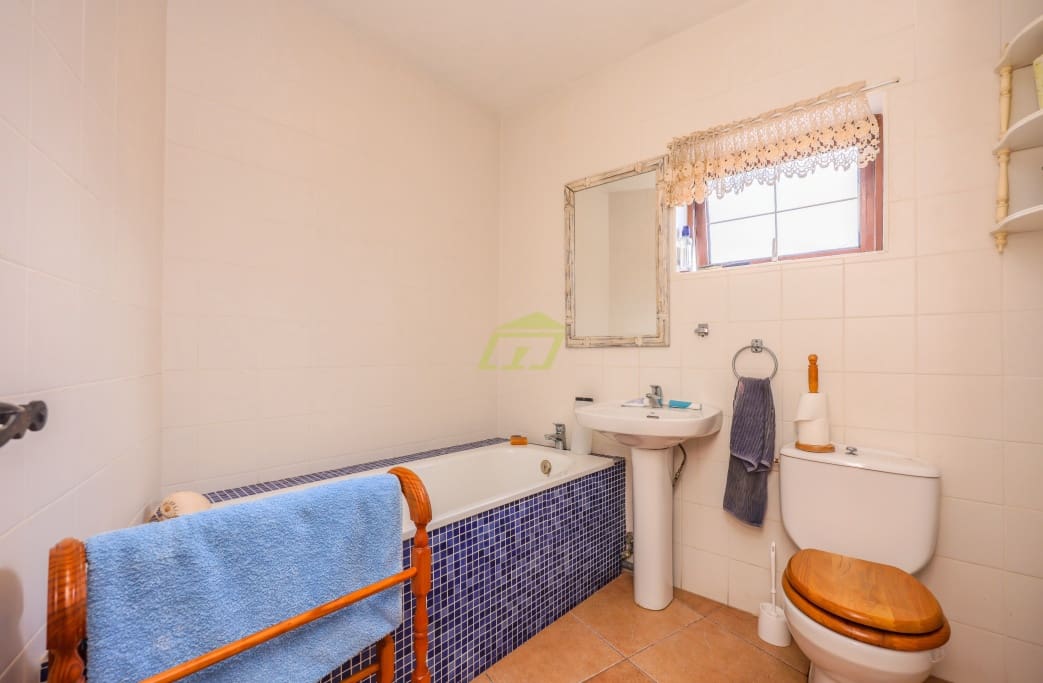 3 soverom Villa til salgs i Puerto del Carmen med svømmebasseng garasje - € 785 000 (Ref: 8967056)