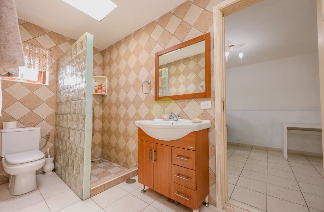 3 soverom Villa til salgs i Puerto del Carmen med svømmebasseng garasje - € 785 000 (Ref: 8967056)