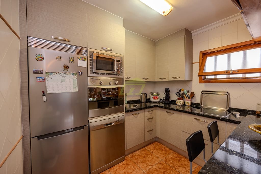 2 soveværelse Lejlighed til salg i Puerto del Carmen - € 270.000 (Ref: 8971027)