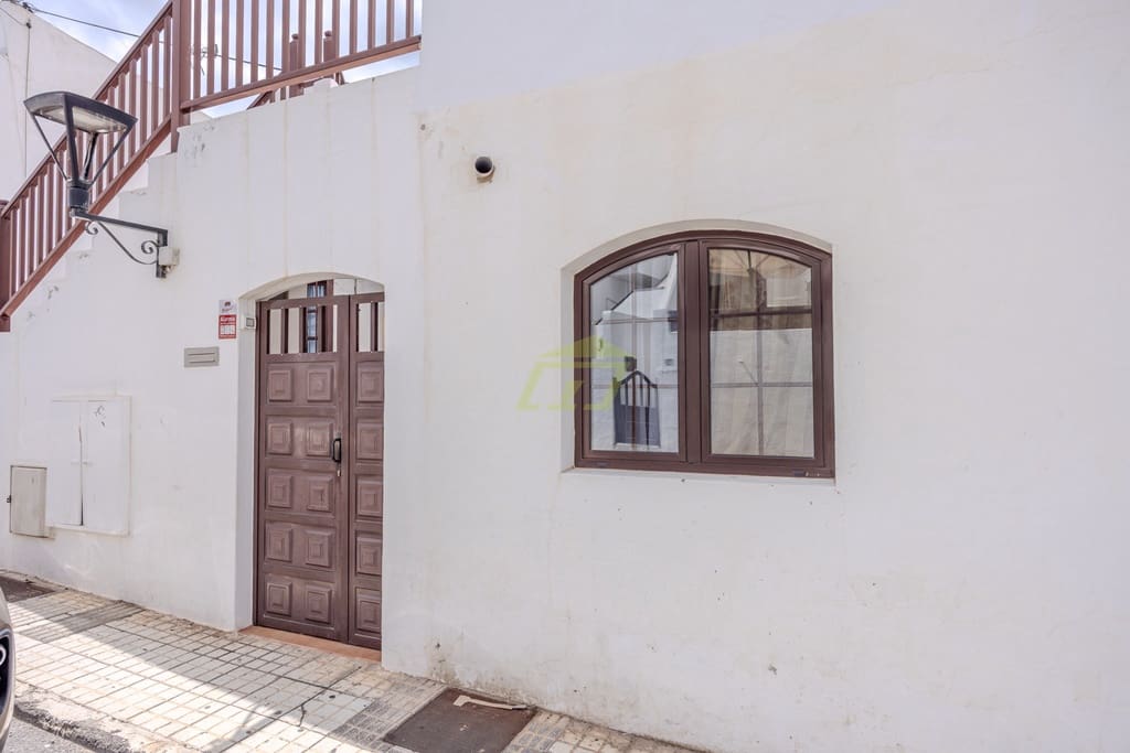 2 soveværelse Lejlighed til salg i Puerto del Carmen - € 270.000 (Ref: 8971027)