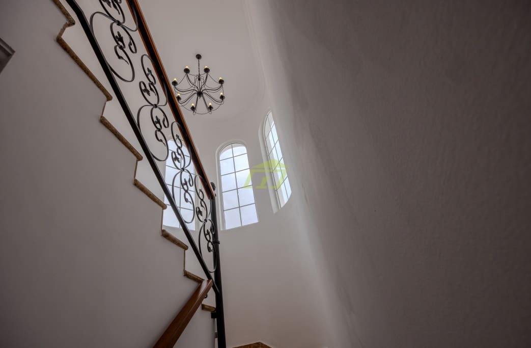 4 soveværelse Villa til salg i Tabayesco med swimmingpool garage - € 950.000 (Ref: 8992091)