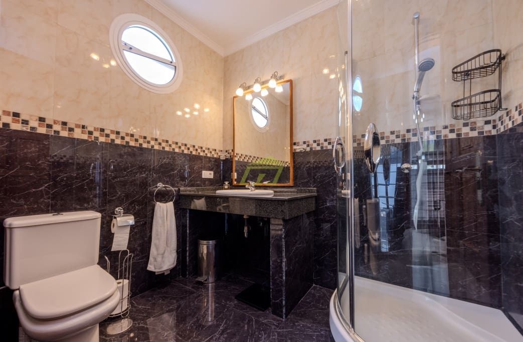 4 soveværelse Villa til salg i Tabayesco med swimmingpool garage - € 950.000 (Ref: 8992091)