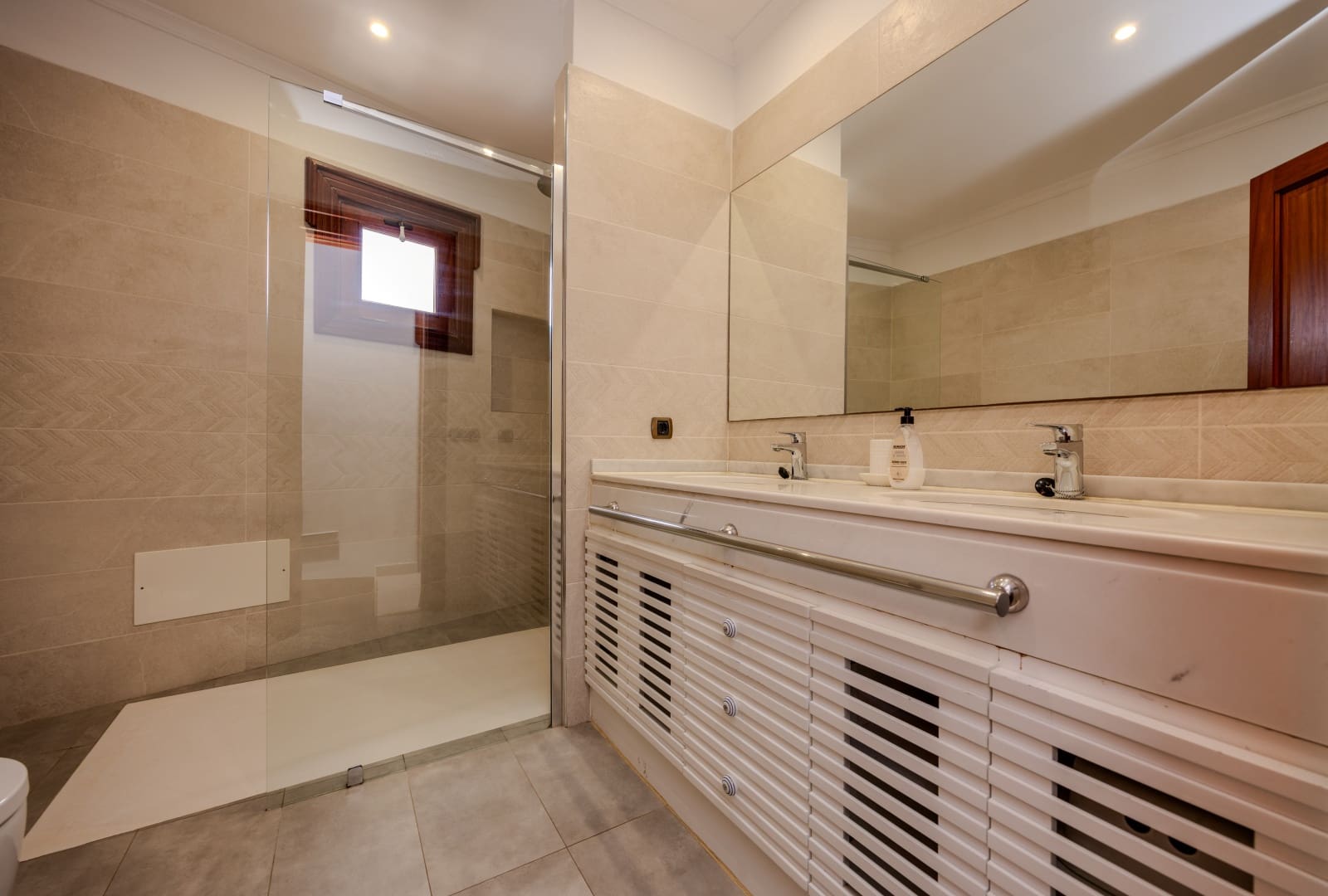 5 soverom Villa til salgs i Playa Blanca med svømmebasseng garasje - € 1 750 000 (Ref: 8992867)