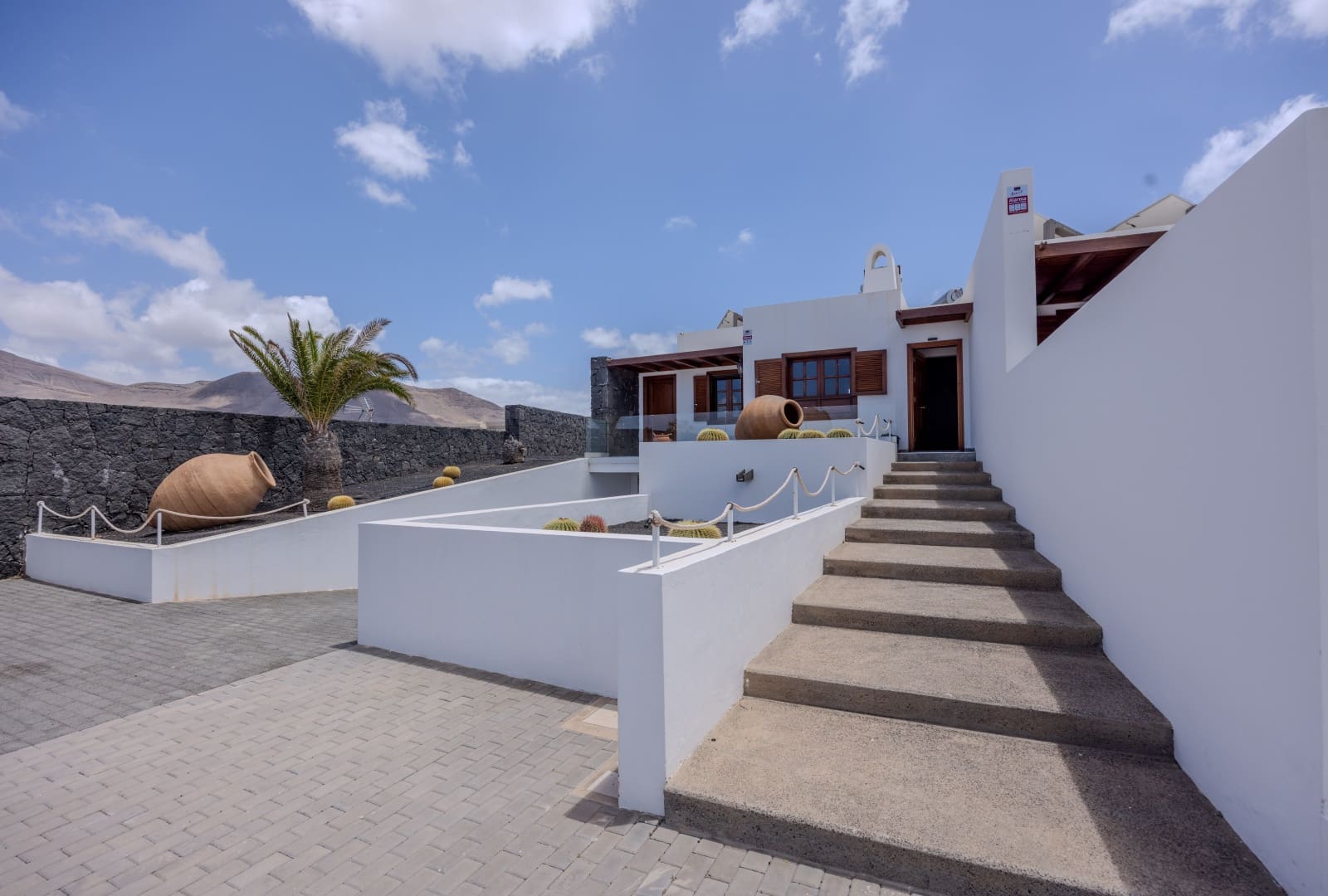 5 soverom Villa til salgs i Playa Blanca med svømmebasseng garasje - € 1 750 000 (Ref: 8992867)