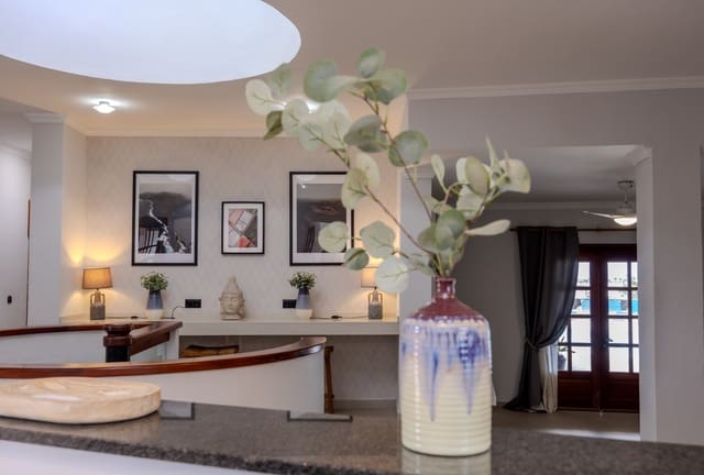 5 chambre Villa/Maison à vendre à Playa Blanca, Yaiza avec piscine garage - 1 750 000 € (Ref: 8992867)