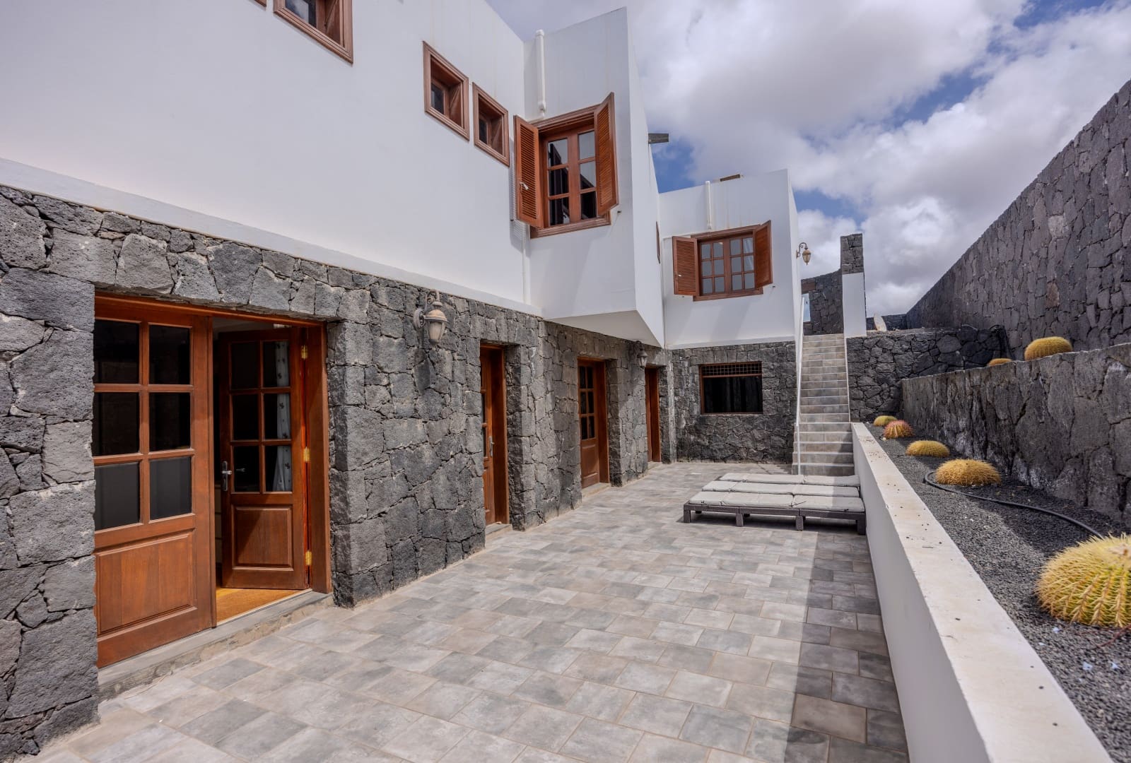 5 soverom Villa til salgs i Playa Blanca med svømmebasseng garasje - € 1 750 000 (Ref: 8992867)