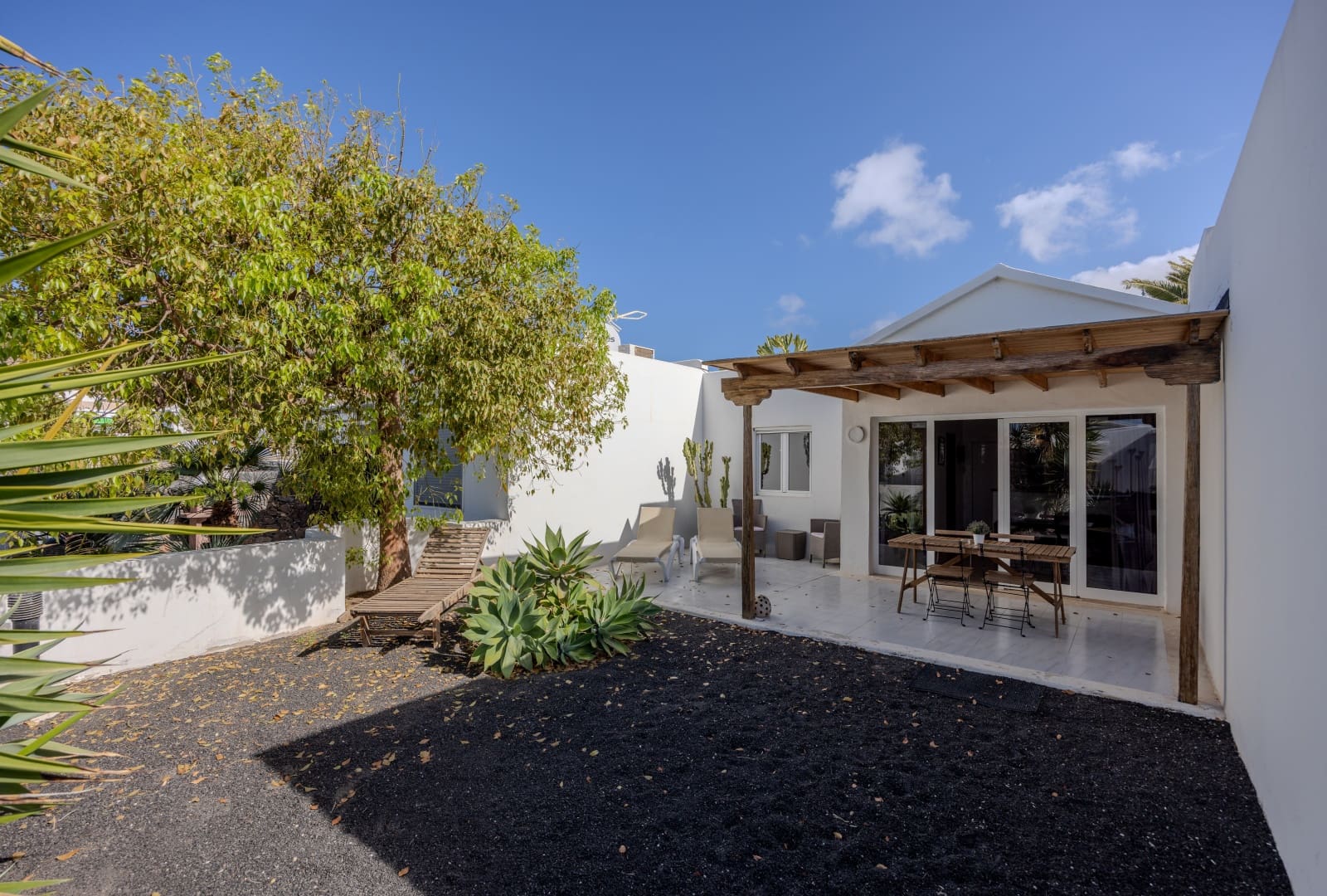 1 bedroom Bungalow for sale in Playa Blanca with pool garage - € 200,000 (Ref: 9001831)