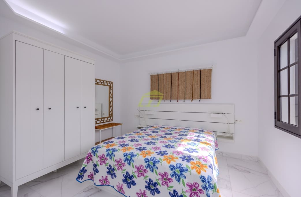 4 soverom Hus til salgs i Costa Teguise - € 570 000 (Ref: 9004087)