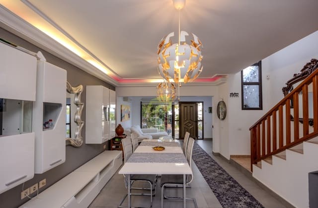 4 soveværelse Byhus til salg i Costa Teguise, Teguise - € 570.000 (Ref: 9004087)