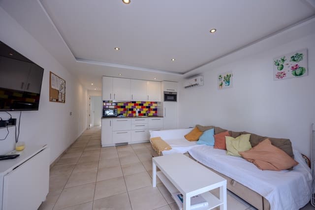 2 soveværelse Lejlighed til salg i Puerto del Carmen, Tías med swimmingpool - € 240.000 (Ref: 9027040)