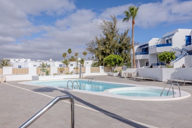 2 soveværelse Lejlighed til salg i Puerto del Carmen, Tías med swimmingpool - € 240.000 (Ref: 9027040)