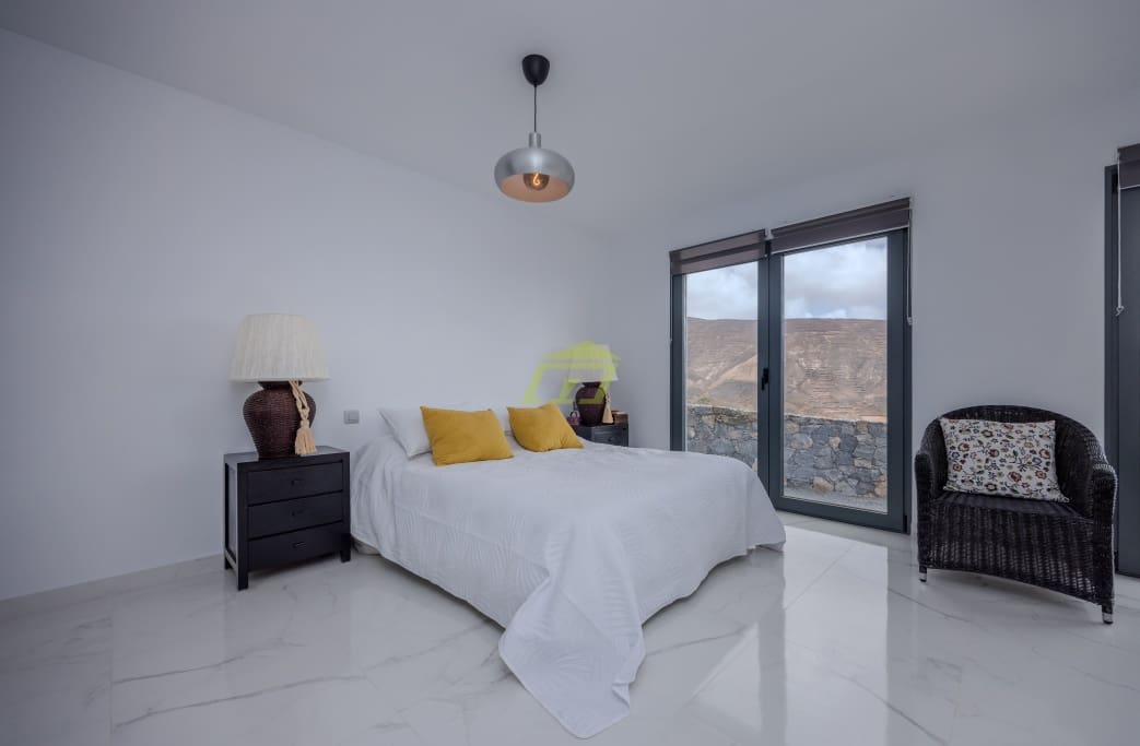 3 soveværelse Rækkehus til salg i Tabayesco med swimmingpool garage - € 650.000 (Ref: 9032732)