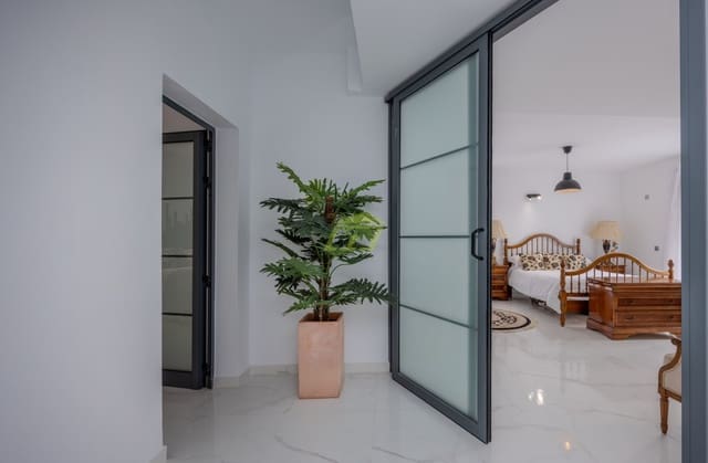 3 slaapkamer Rijtjeshuis te koop in Tabayesco, Haría met zwembad garage - € 650.000 (Ref: 9032732)