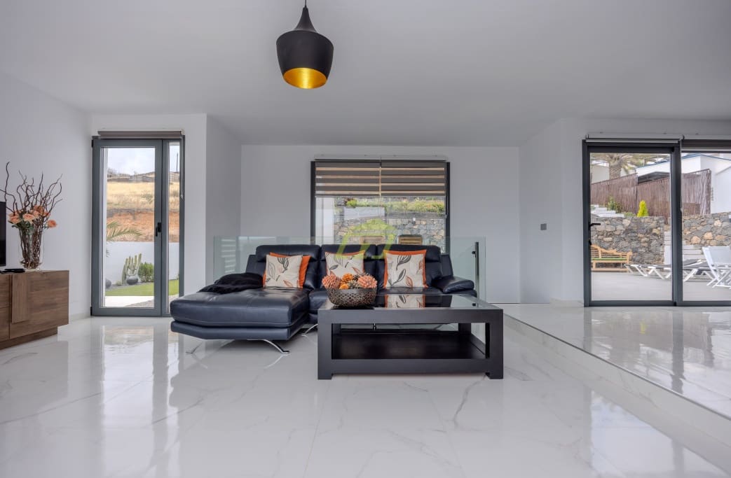 3 soveværelse Rækkehus til salg i Tabayesco med swimmingpool garage - € 650.000 (Ref: 9032732)