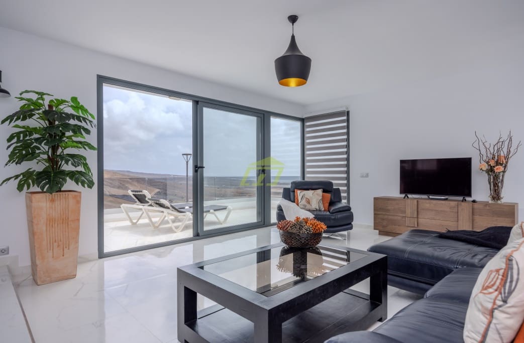 3 soveværelse Rækkehus til salg i Tabayesco med swimmingpool garage - € 650.000 (Ref: 9032732)