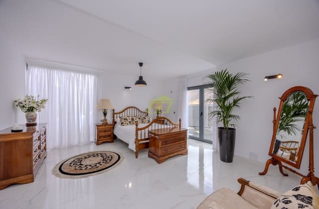 3 slaapkamer Rijtjeshuis te koop in Tabayesco, Haría met zwembad garage - € 650.000 (Ref: 9032732)