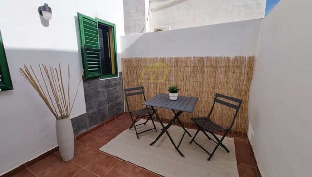 2 soveværelse Lejlighed til salg i Puerto del Carmen, Tías med swimmingpool - € 230.000 (Ref: 9037451)