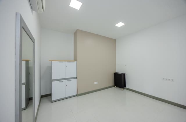 1 bedroom Commercial for sale in Arrecife with garage - € 180,000 (Ref: 9042732)