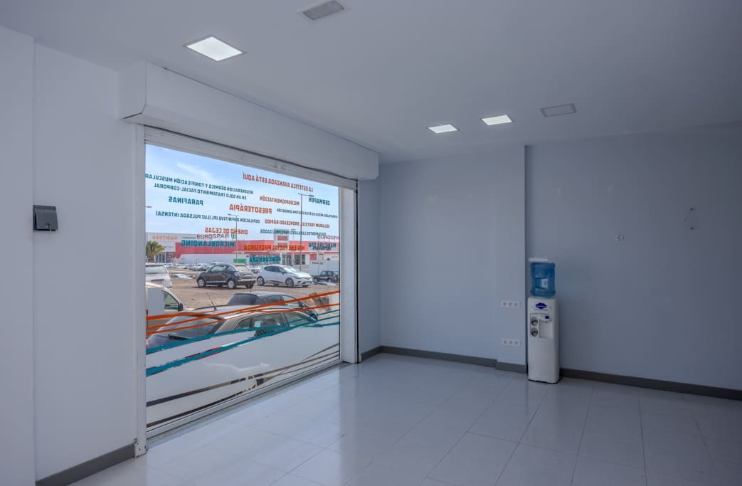 1 soveværelse Erhverv til salg i Arrecife med garage - € 180.000 (Ref: 9042732)