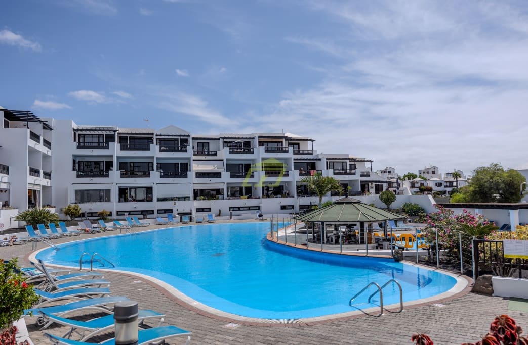 2 soveværelse Lejlighed til salg i Costa Teguise med swimmingpool - € 295.000 (Ref: 9061455)