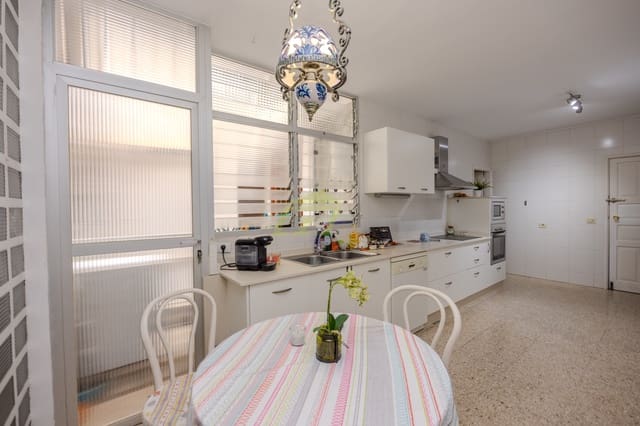 4 soveværelse Lejlighed til salg i Arrecife med garage - € 285.000 (Ref: 9074395)