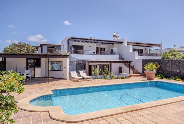 4 soveværelse Semi-Rækkehus til salg i Playa Blanca, Yaiza med swimmingpool garage - € 640.000 (Ref: 9094514)