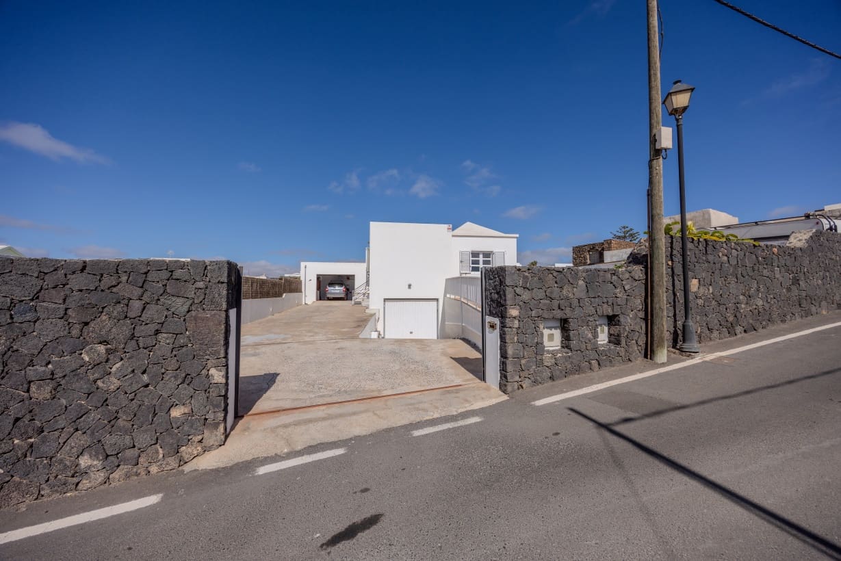 4 soverom Villa til salgs i Tias med svømmebasseng garasje - € 680 000 (Ref: 9103853)