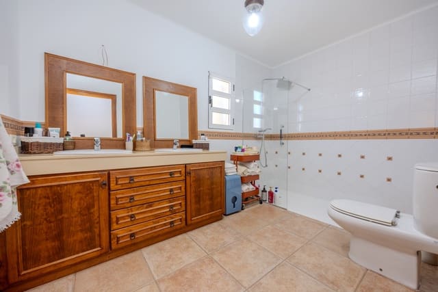 4 camera da letto Villa in vendita in Tías con piscina garage - 680.000 € (Rif: 9103853)