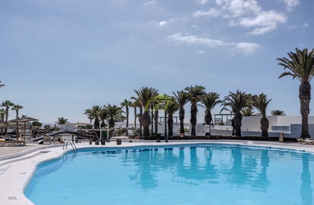 2 soveværelse Lejlighed til salg i Costa Teguise, Teguise med swimmingpool garage - € 385.000 (Ref: 9142058)