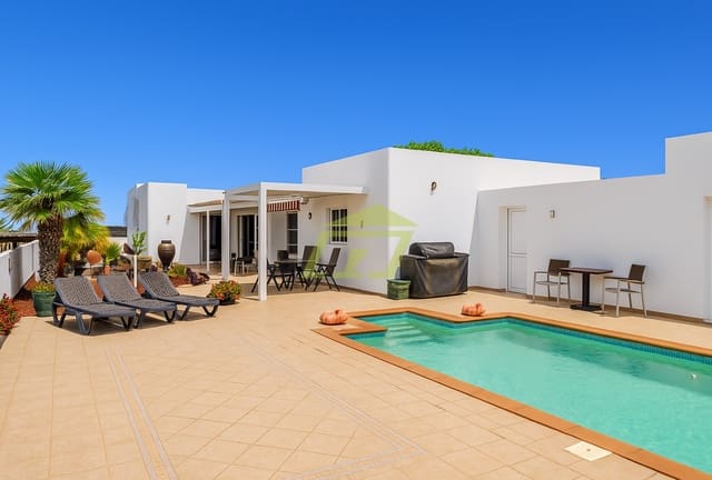 3 Zimmer Villa zu verkaufen in Yaiza mit Pool Garage - 565.000 € (Ref: 9142358)