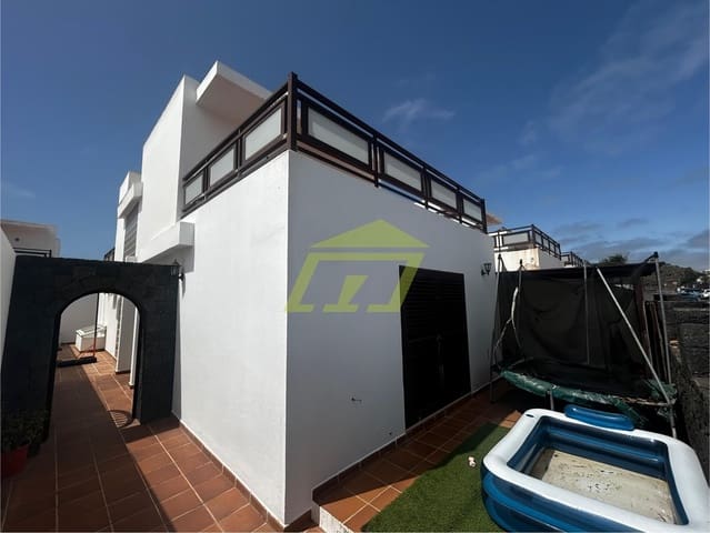6 soveværelse Rækkehus til salg i San Bartolomé med garage - € 375.000 (Ref: 9151020)